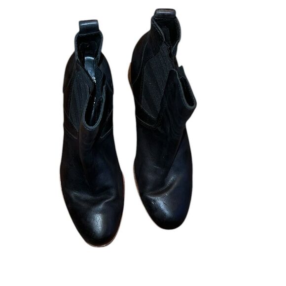 Kork-Ease Black Leather Booties Size 7 1/2 M - Picture 1 of 7